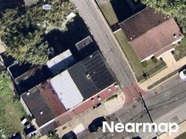 Walnut Ave