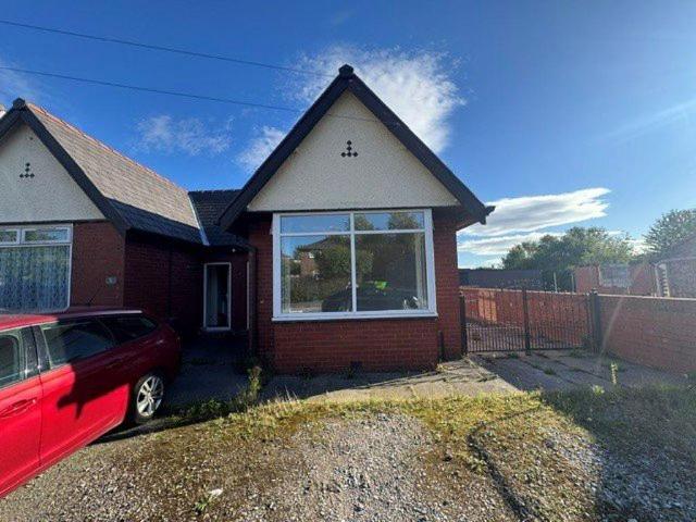 Walnut Avenue, Whelley 2 bed bungalow to rent £825 pcm £190 pw