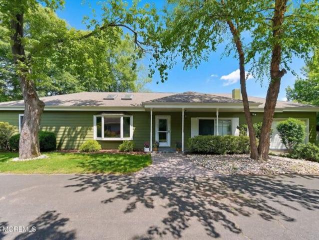 Walnut Dr, Howell, Home For Sale