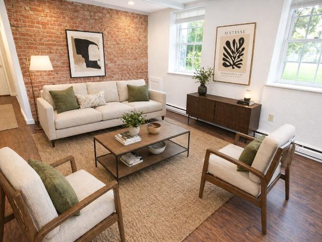 WALNUT ST 161 2 Bedroom Apartment for Rent at 6333 Walnut St, Pittsburgh, PA 15206 Shadyside