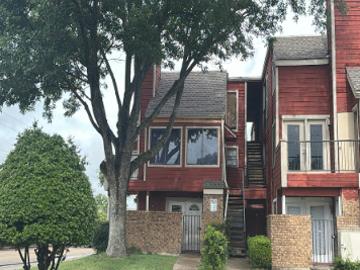 Walnut St Apt 205