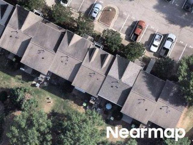 Walnut Woods Dr