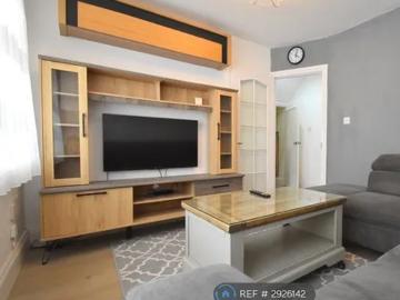 Walnut Tree Avenue, London, CR4 3AB, United Kingdom | 2 bed townhouse for rent #168336669 | Rentberry