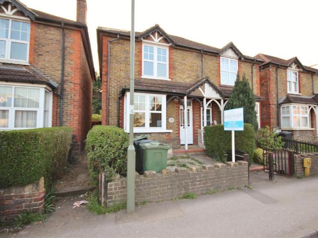 Walnut Tree Close 3 bed house to rent £2,000 pcm £462 pw