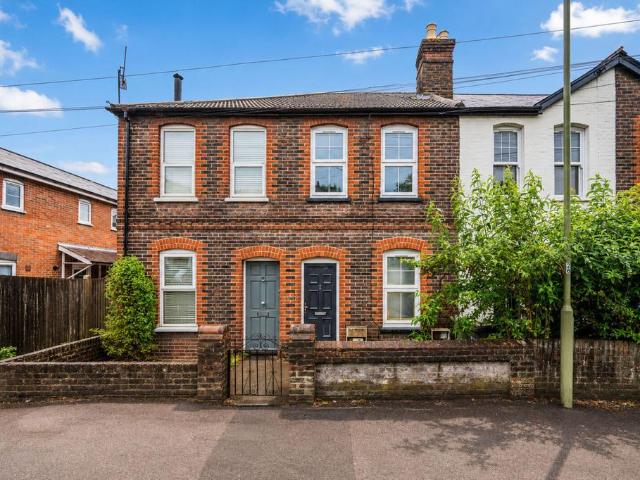 Walnut Tree Close, Guildford, GU1. 2 bed terraced house to rent £2,750 pcm £635 pw