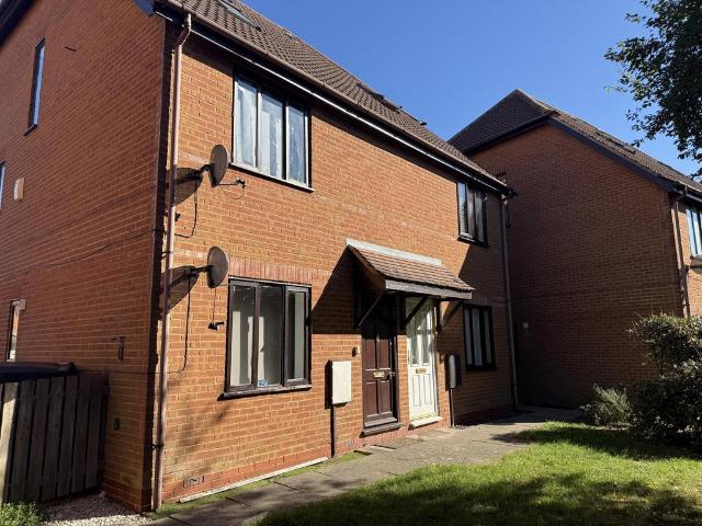 Walnut Tree, Milton Keynes, MK7 2 bed apartment to rent £1,150 pcm £265 pw