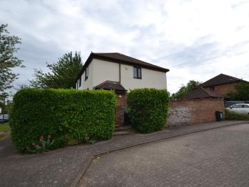 Walnut tree, Milton Keynes MK7 2 bed semi detached house to rent £1,295 pcm £299 pw