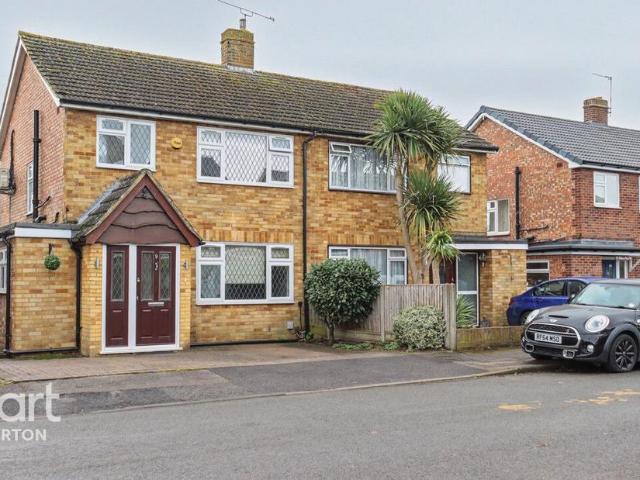 Walnut Tree Road, SHEPPERTON 3 bed semi detached house to rent £2,400 pcm £554 pw