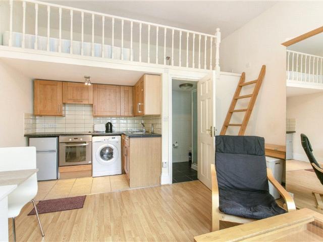 Walpole Gardens, London W4, Studio to rent, £1,500 pcm | PrimeLocation