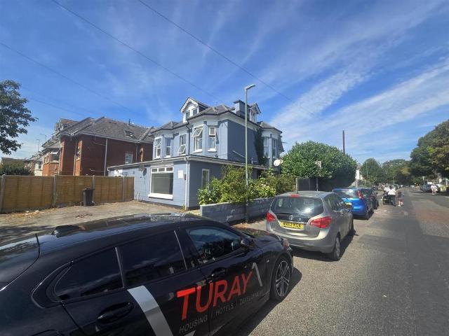 Walpole Road, Boscombe, Bournemouth 1 bed house to rent £1,000 pcm £231 pw