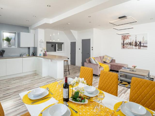 Walpole Road, London, N17 6BW, United Kingdom | 5 bed townhouse for rent #140801592 | Rentberry