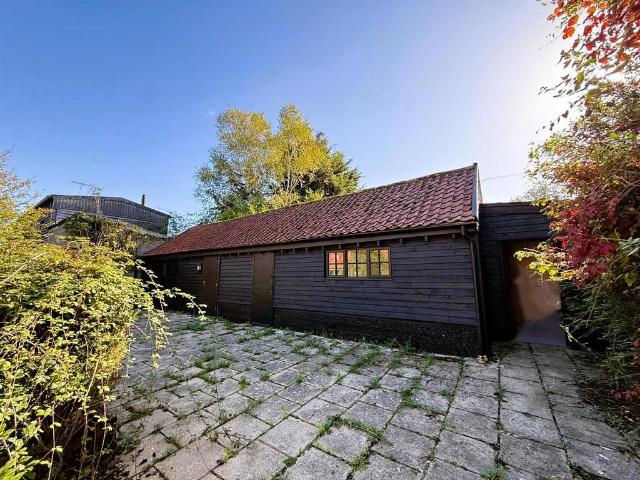Walpole 1 bed barn conversion to rent £950 pcm £219 pw