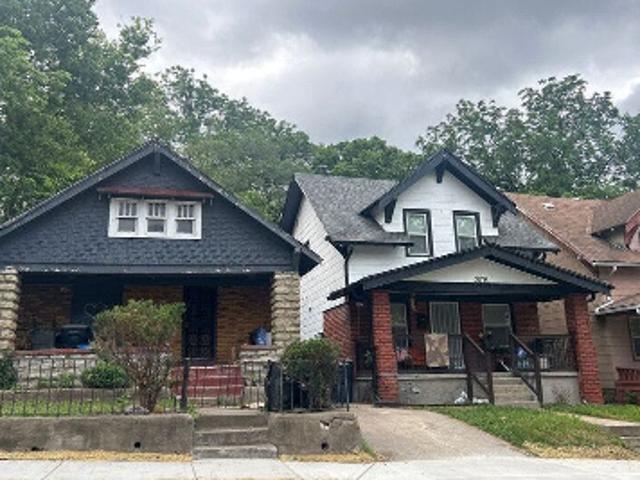 Walrond Ave