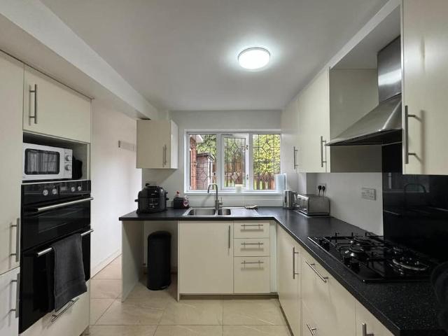 Walsall, B43 7QE, United Kingdom | 3 bed house for rent #160284498 | Rentberry