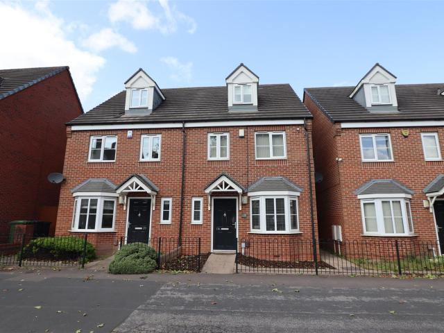 Walsall Road 4 Bedroom Town House