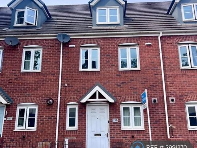 Walsall Road, Willenhall, WV13 3 bed terraced house to rent £1,295 pcm £299 pw