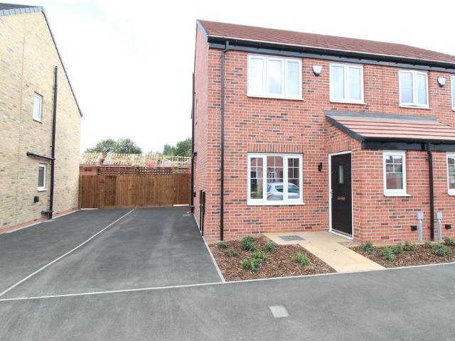 Walsall WS3 3 bed semi detached house to rent £1,200 pcm £277 pw