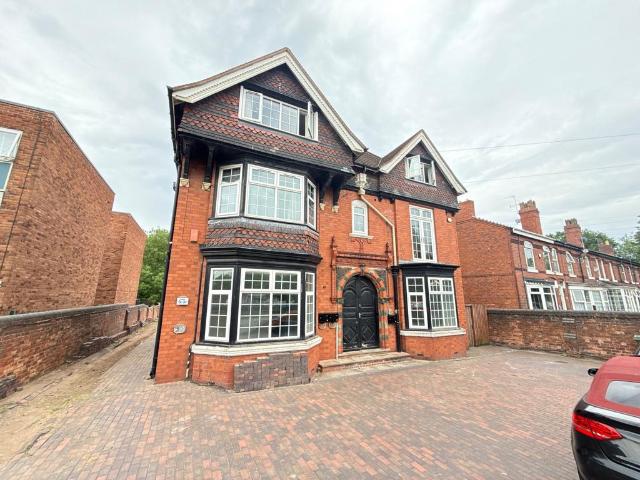 Walsall WS2 2 bed flat to rent £1,150 pcm £265 pw