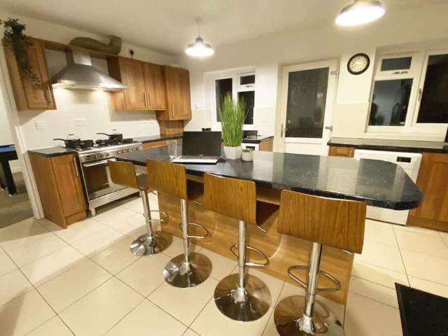 Walsall, WS5 4NE, United Kingdom | 6 bed house for rent #96345267 | Rentberry