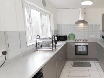 Walsall, WS5 4NF, United Kingdom | 3 bed duplex for rent #165098810 | Rentberry