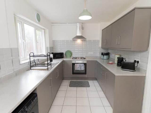 Walsall, WS5 4NF, United Kingdom | 3 bed house for rent #169398179 | Rentberry