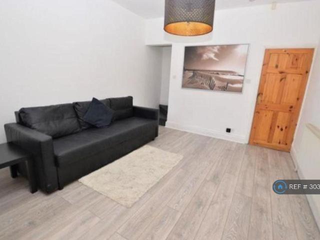 Walsden Street, Manchester, M11 2 bed terraced house to rent £1,150 pcm £265 pw