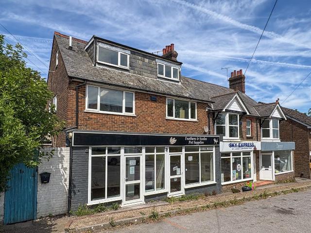 Walshes Road, Crowborough TN6, 4 bed maisonette to rent, £1,795 pcm | PrimeLocation