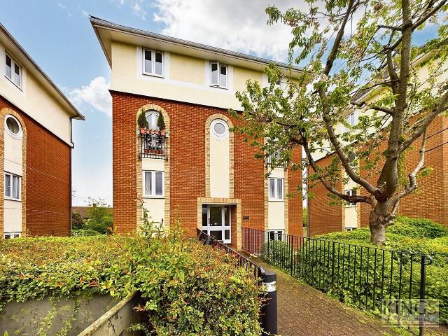 Walsingham Close, Hatfield AL10, Studio to rent, £1,100 pcm | PrimeLocation