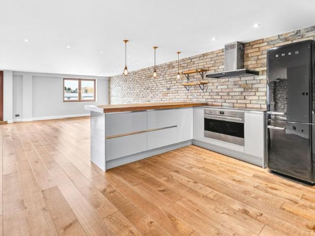 Wapping High Street, Wapping E1W, 2 bed flat to rent, £4,000 pcm | PrimeLocation