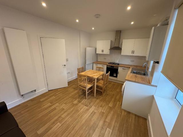 Wapping Lane, Wapping E1W, 1 bed flat to rent, £1,700 pcm | PrimeLocation