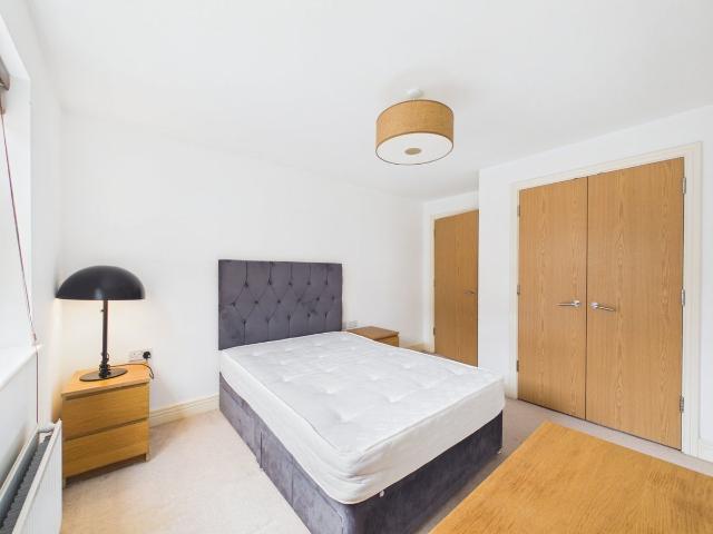 Wapshott Road, Staines Upon Thames, Surrey TW18, 1 bed flat to rent, £1,295 pcm | PrimeLocation