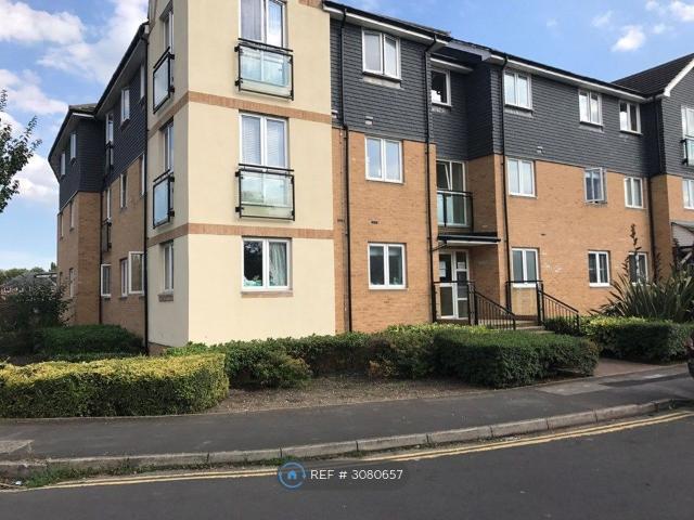 Wapshott Road, Staines Upon Thames TW18, 2 bed flat to rent, £1,650 pcm | PrimeLocation