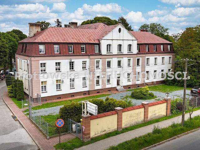 Ciepła kawalerka 44 m² z dużą piwnicą i darmowymi miejscami