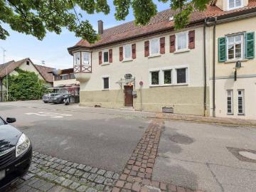 Warum nur wohnen? Hier verdient Ihr Zuhause gleich mit. Zweifamilienhaus für clevere Käufer