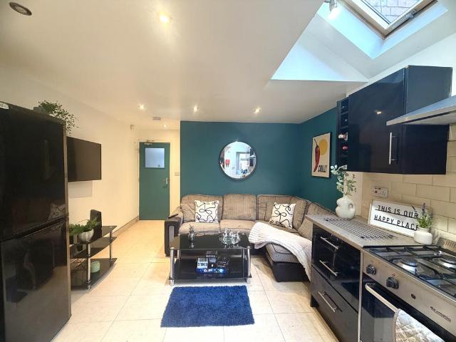 Warwards Lane Room 2, Selly Oak B29 1 bed house to rent £608 pcm £140 pw