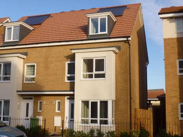Warwick Avenue, Broughton, MK10 4 bed semi detached house to rent £1,850 pcm £427 pw