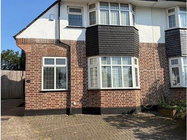 Warwick Avenue, Edgware HA8, 4 bed semi detached house to rent, £2,950 pcm | PrimeLocation