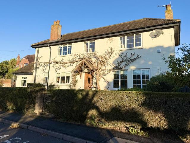 Warwick, CV35 3 bed cottage to rent £1,400 pcm £323 pw