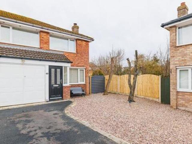 Warwick Close, Neston, 3 Bedroom Semi detached