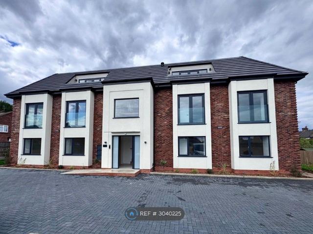 Warwick Close, Barnet EN4, 3 bed flat to rent, £2,600 pcm | PrimeLocation