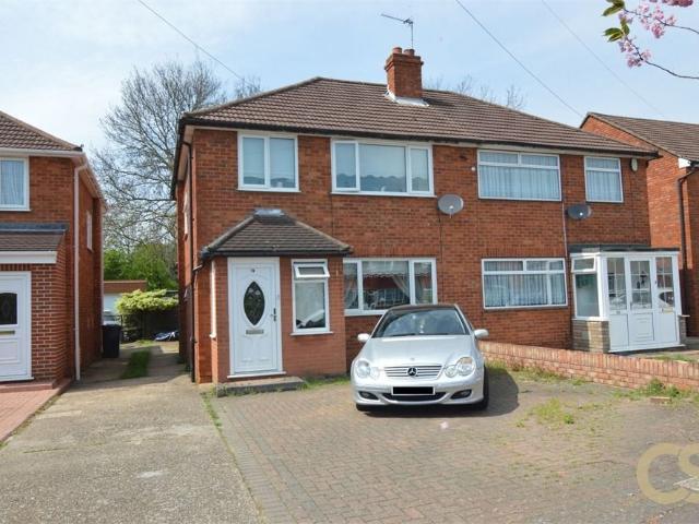 Warwick Drive, Cheshunt, Waltham Cross, Hertfordshire EN8, 4 bed semi detached house to rent, £2,300 pcm | PrimeLocation