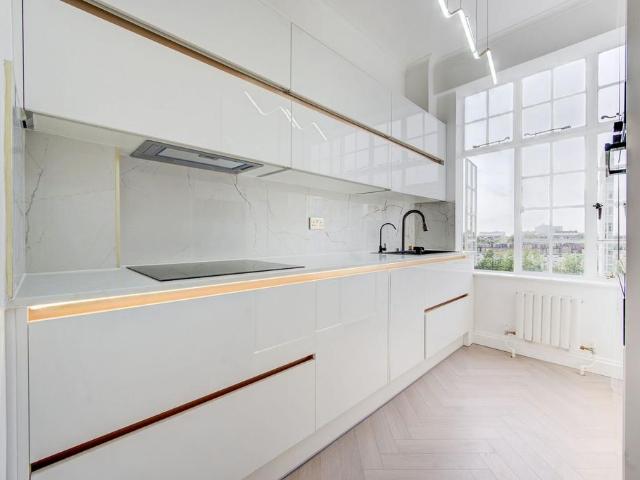 Warwick Gardens, Earls Court, London. 1 bed flat to rent £2,947 pcm £680 pw
