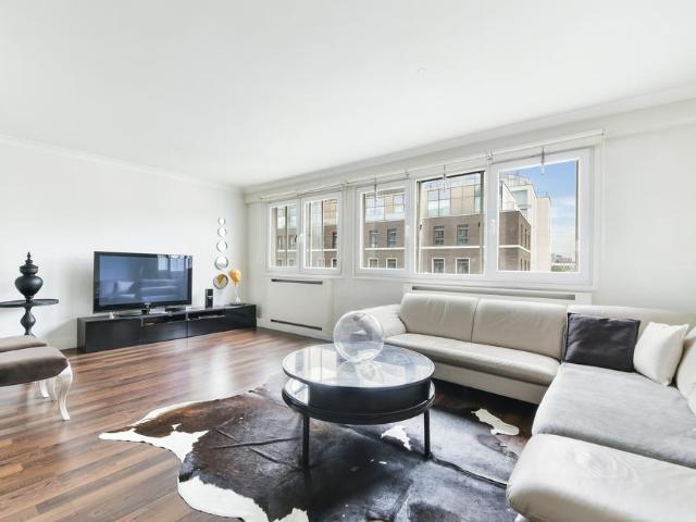 Warwick Gardens, W14 1 bed flat to rent £2,900 pcm £669 pw