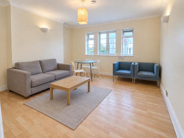 Warwick Lodge, London, NW2