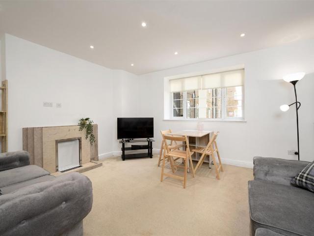 Warwick Lodge, London NW2, 2 bed flat to rent, £2,350 pcm | PrimeLocation