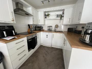 Warwick Road, Kenilworth CV8, 2 bed flat to rent, £1,175 pcm | PrimeLocation