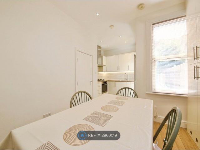 Warwick Road, London N11, 4 bed terraced house to rent, £3,200 pcm | PrimeLocation