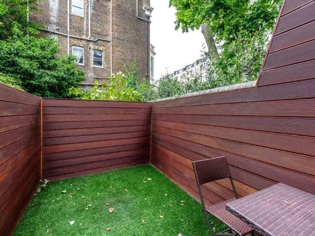 Warwick Road, London SW5, 1 bed flat to rent, £2,383 pcm | PrimeLocation
