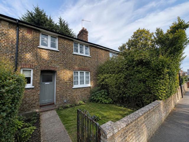Warwick Road, Walthamstow 3 bed house to rent £2,200 pcm £508 pw