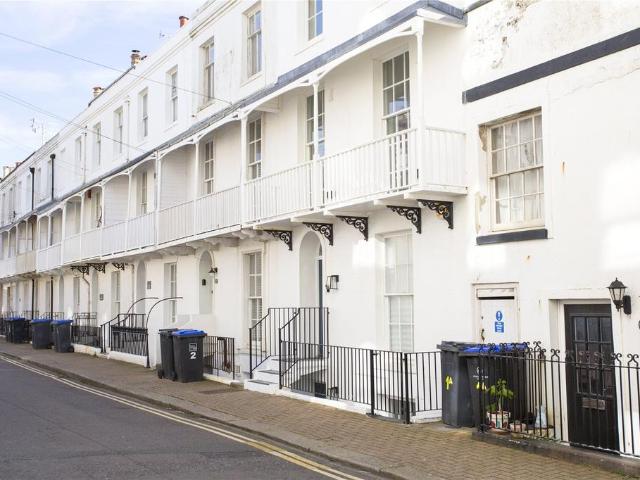 Warwick Road, West Sussex BN11 1 bed flat to rent £1,150 pcm £265 pw